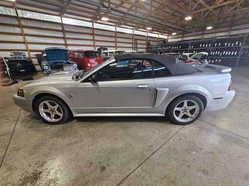 Used 2004 Ford Mustang GT RWD image 5