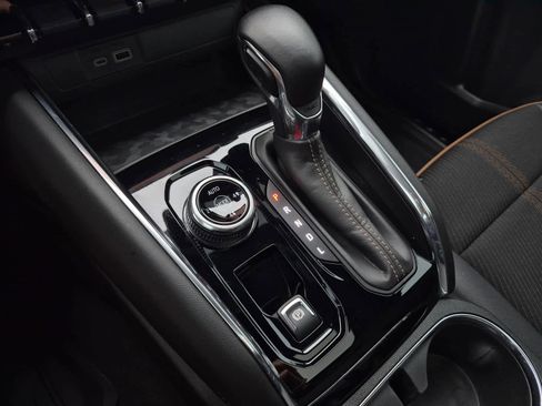 Used 2024 GMC Canyon AT4 w/ Canyon Safety Plus Package image 31