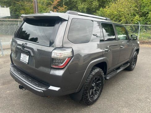 Used 2017 Toyota 4Runner TRD Off-Road Premium AWD/4WD image 5