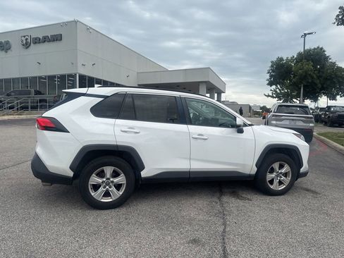 Used 2020 Toyota RAV4 XLE FWD image 15