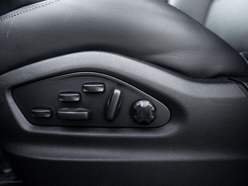 New 2026 Porsche Cayenne GTS image 21