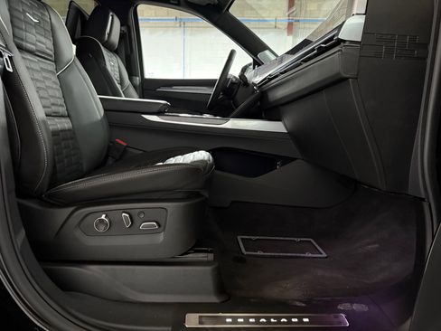 New 2026 Cadillac Escalade ESV V w/ LPO, ONYX Package image 61