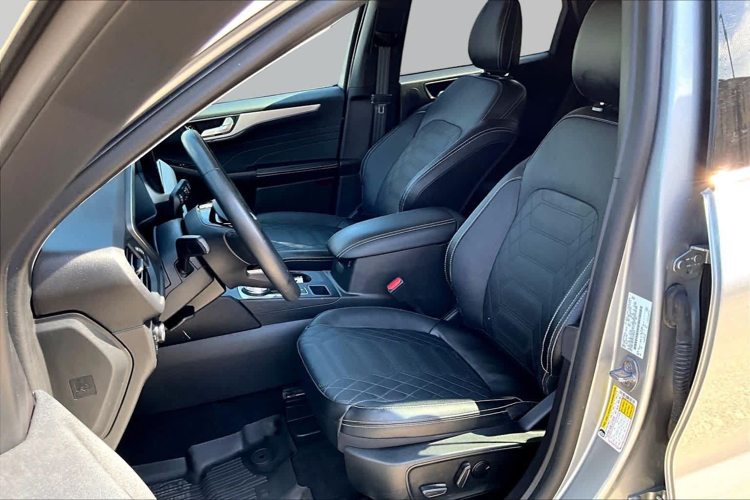Used 2023 Ford Escape SE w/ PHEV Premium Package FWD image 8