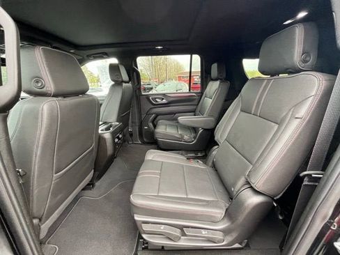 Used 2024 Chevrolet Suburban RST w/ Luxury Package AWD/4WD image 12