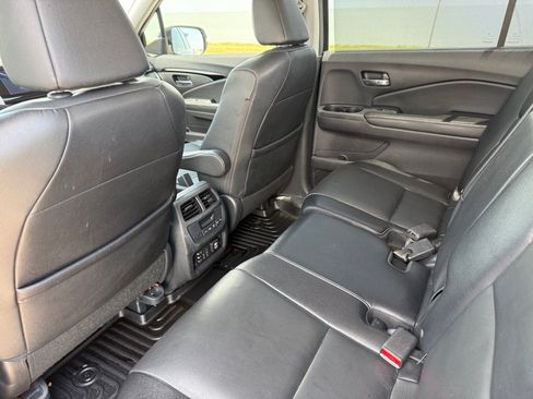 Used 2017 Honda Pilot Touring image 16