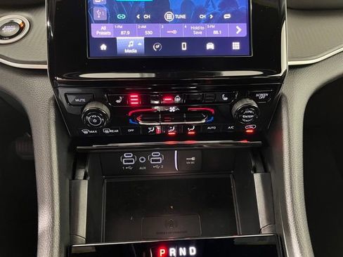 Used 2025 Jeep Grand Cherokee L Altitude image 34