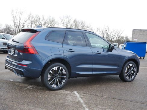 New 2026 Volvo XC60 B5 Ultra w/ Climate Package AWD/4WD image 3