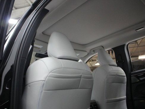 New 2026 Mitsubishi Outlander SE image 23