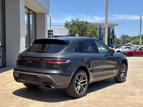 Used 2022 Porsche Macan AWD/4WD image 3
