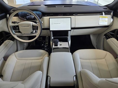 New 2025 Land Rover Range Rover SE image 37