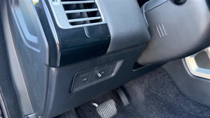 Used 2018 Land Rover Range Rover AWD/4WD image 31