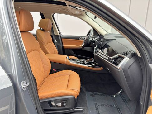 Used 2023 BMW X7 xDrive40i w/ Executive Package AWD/4WD image 16