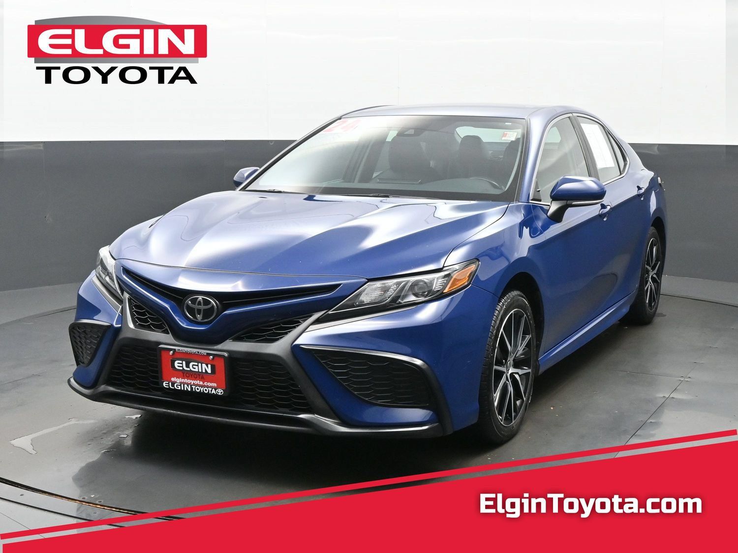 Used 2024 Toyota Camry SE FWD image 1