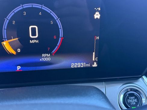 Used 2025 Chevrolet Trax LT w/ Driver Confidence Package image 29