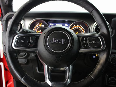 Used 2020 Jeep Gladiator Overland image 35