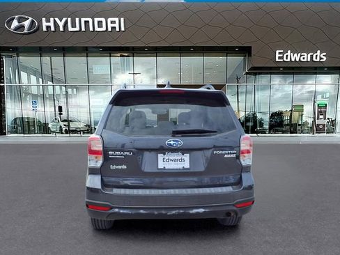 Used 2017 Subaru Forester 2.5i Premium w/ All-Weather Package image 6