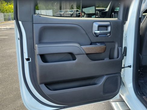 Used 2019 GMC Sierra 2500 Denali w/ Duramax Plus Package AWD/4WD image 12
