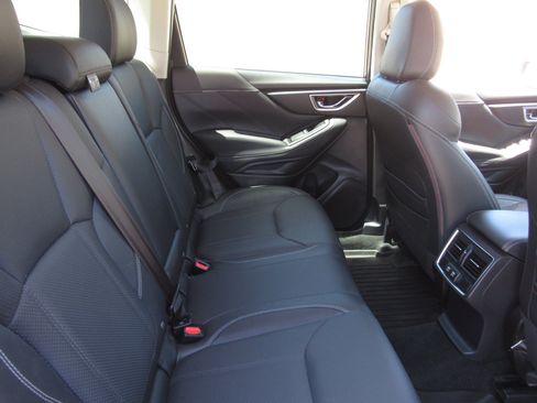 Used 2020 Subaru Forester Limited AWD/4WD image 12