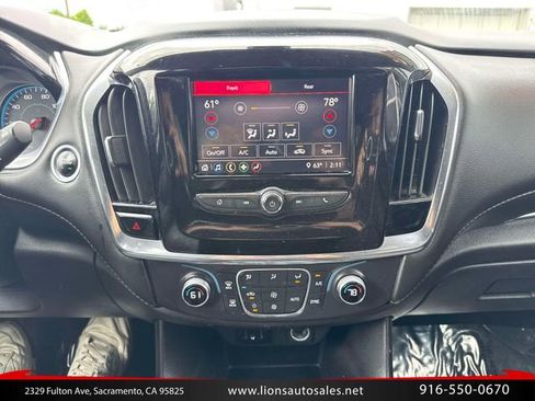 Used 2020 Chevrolet Traverse LT FWD image 16