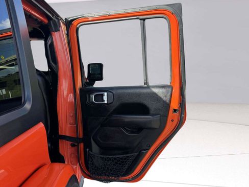 Used 2018 Jeep Wrangler Unlimited Rubicon AWD/4WD image 47