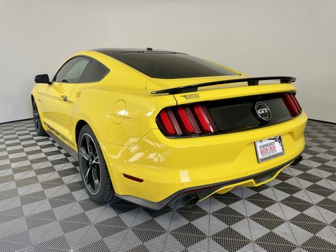 Used 2017 Ford Mustang GT Premium RWD image 3