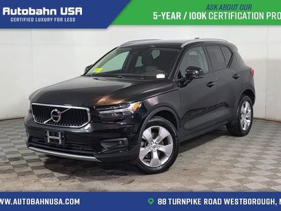 Used 2021 Volvo XC40 T5 Momentum w/ Climate Package