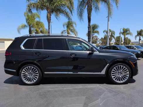 Certified 2024 BMW X7 xDrive40i AWD/4WD image 11