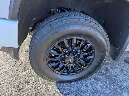 Certified 2022 Chevrolet Silverado 2500 LTZ w/ LTZ Plus Package image 9