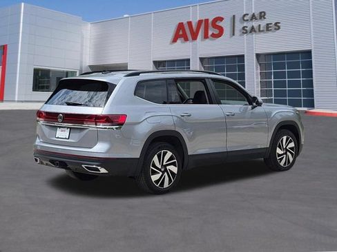 Used 2025 Volkswagen Atlas SE FWD image 6