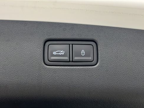 Used 2025 Genesis GV70 2.5T w/ Select Package AWD/4WD image 30