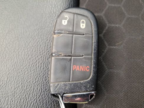 Used 2020 Jeep Compass Latitude FWD image 32
