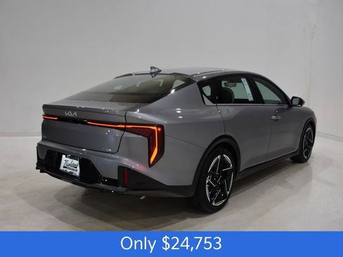 New 2025 Kia K4 GT-Line image 4