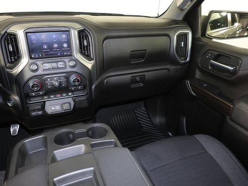 Used 2021 Chevrolet Silverado 1500 LT image 11
