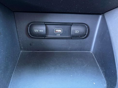 Used 2022 Kia Niro LX image 22