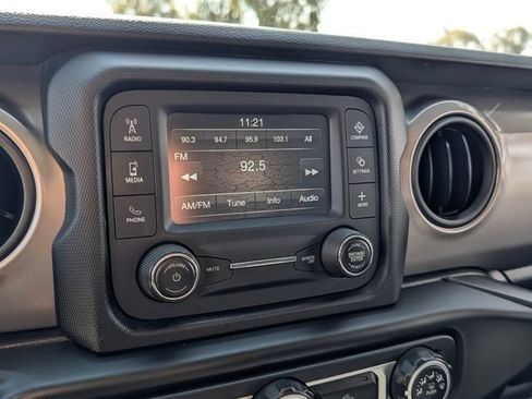 Used 2021 Jeep Wrangler Sport AWD/4WD image 17