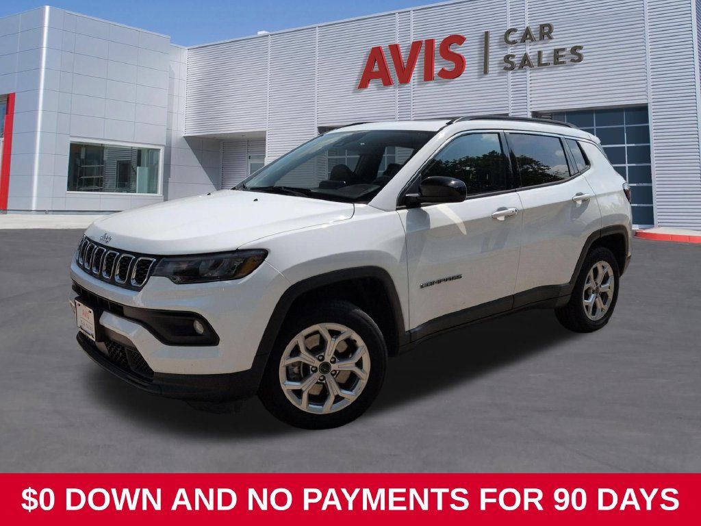 Used 2025 Jeep Compass Latitude w/ Sun & Sound Group AWD/4WD image 1