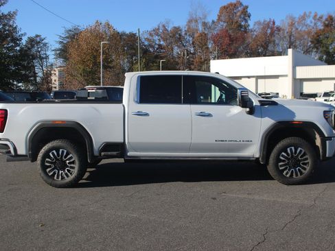 New 2026 GMC Sierra 2500 Denali Ultimate image 8