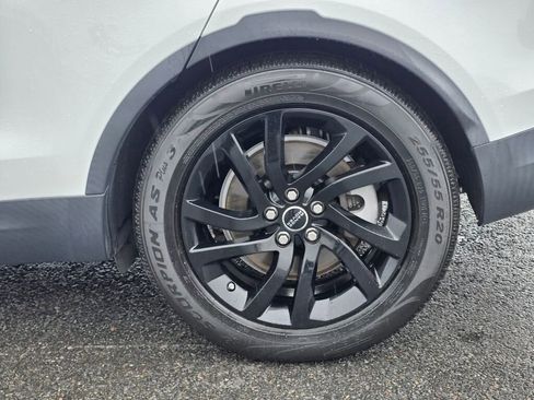 Used 2018 Land Rover Discovery HSE AWD/4WD image 9
