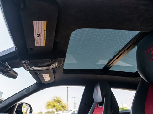 Used 2022 Lamborghini Urus image 20