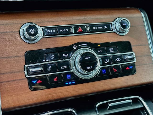 Used 2023 Lincoln Aviator Reserve w/ Equipment Group 201A AWD/4WD image 22