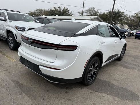 Certified 2023 Toyota Crown XLE image 5