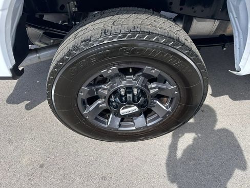 Used 2024 Ford F250 XL w/ STX Appearance Package AWD/4WD image 13