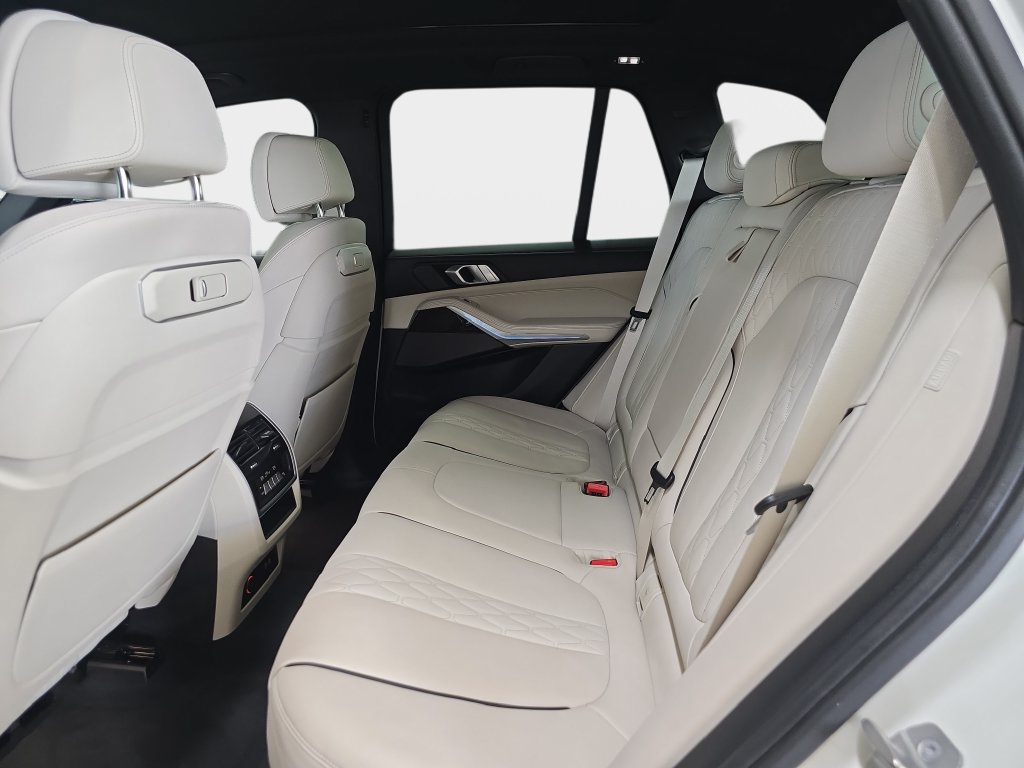 Certified 2024 BMW X5 sDrive40i w/ Premium Package RWD image 12