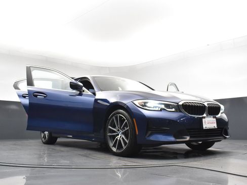 Used 2019 BMW 330i xDrive Sedan w/ Premium Package AWD/4WD image 33