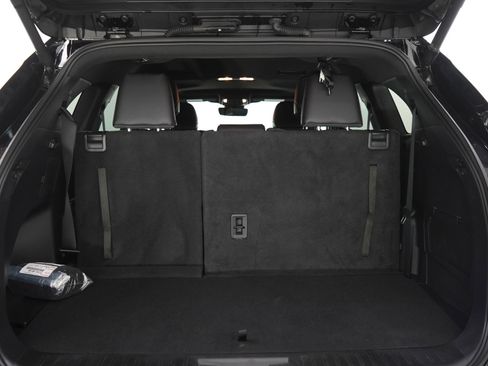 Used 2025 Toyota Highlander XSE AWD/4WD image 9