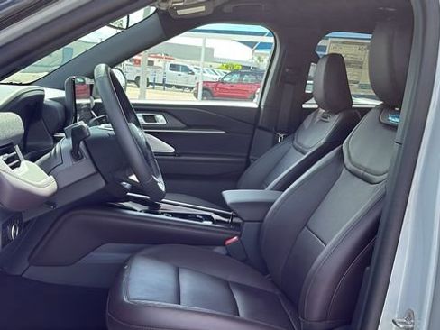 New 2026 Ford Explorer Platinum RWD image 18