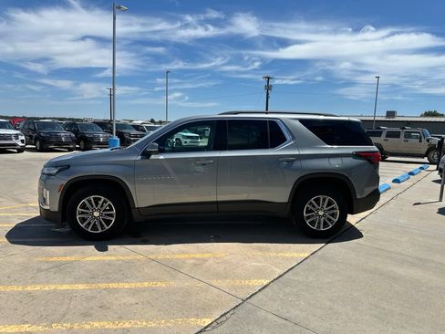 Used 2023 Chevrolet Traverse LT FWD image 4