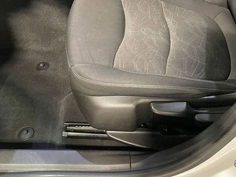 Used 2018 Chevrolet Volt LT image 21