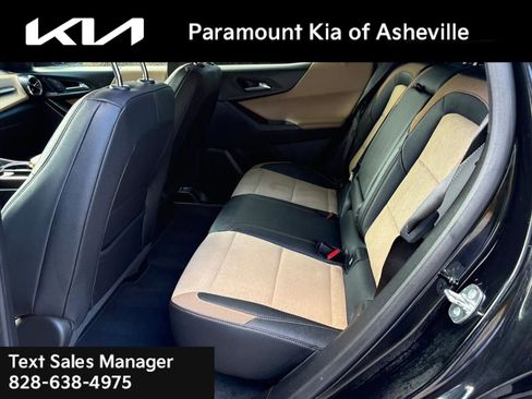 Used 2025 Chevrolet Equinox ACTIV w/ Safety and Technology Package image 24