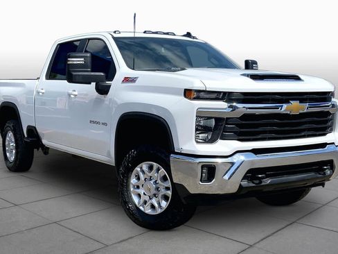 Used 2024 Chevrolet Silverado 2500 LT w/ All Star Edition AWD/4WD image 2